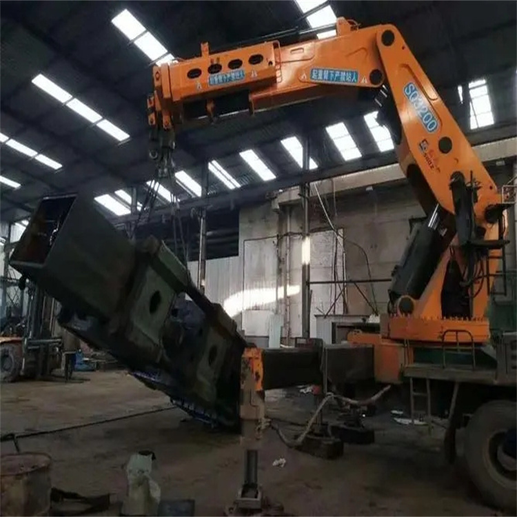 正安130吨折臂吊车出租吊机租赁附近电话